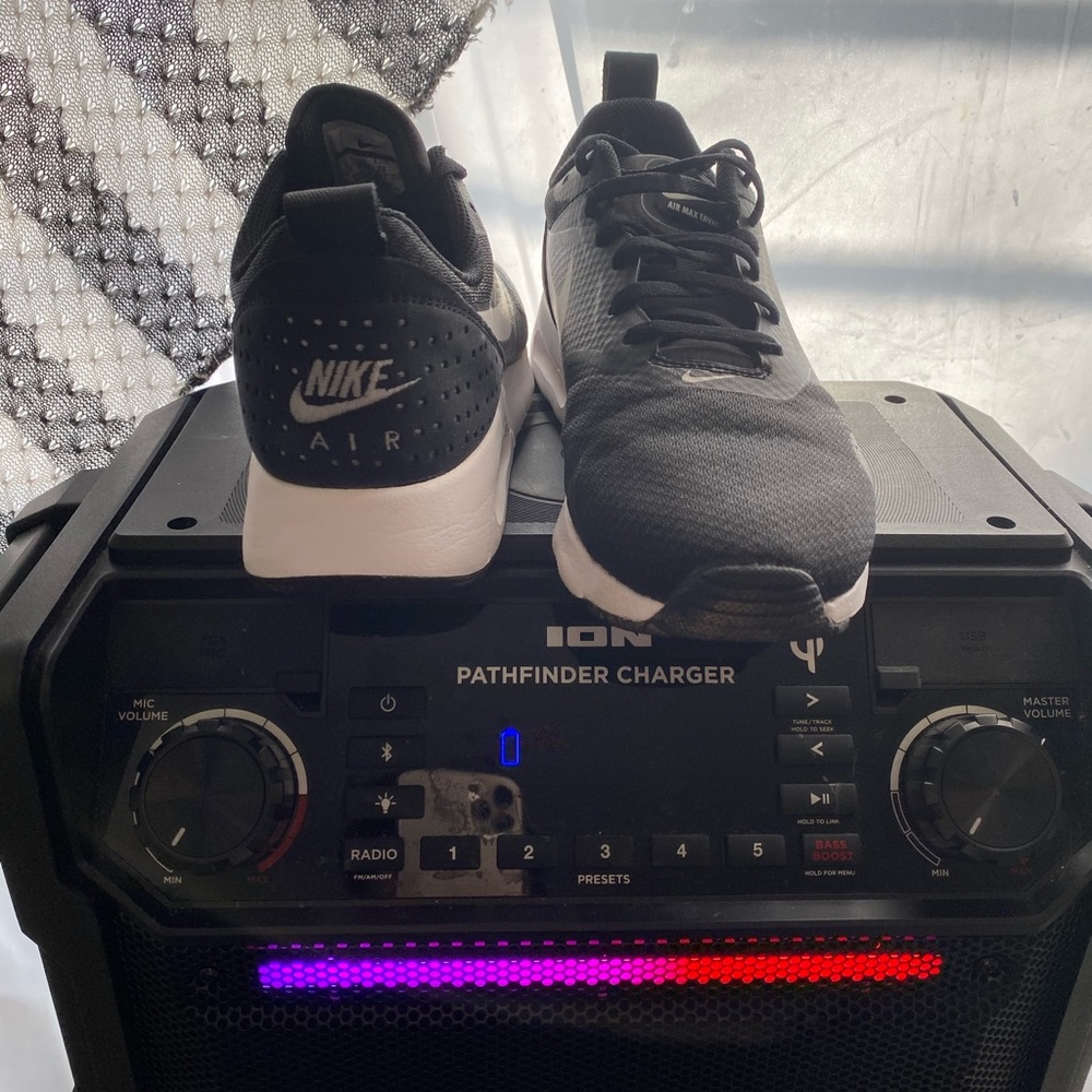 Nike’s - Picture 5 of 5